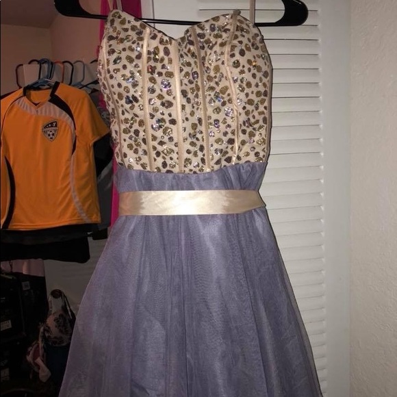 Prom Dresses - Picture 1 of 5